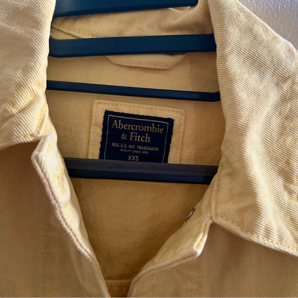 a&f cropped yellow jean jacket - Picture 3 of 3